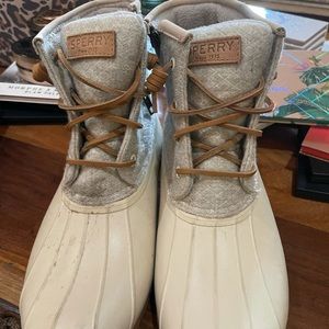 Women’s sperry duck boots